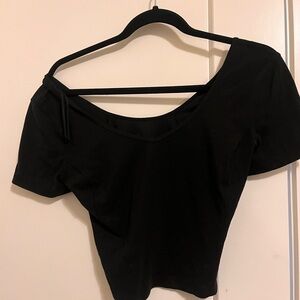 Lululemon Black Women's Scoop Neck Short Sleeve Top